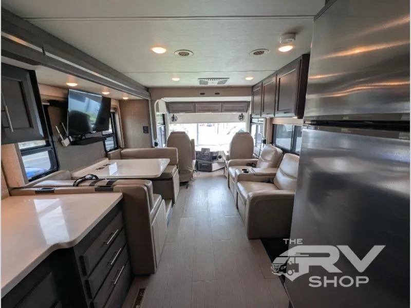 2022 Thor Motor Coach Palazzo 33.6 - Photo 3