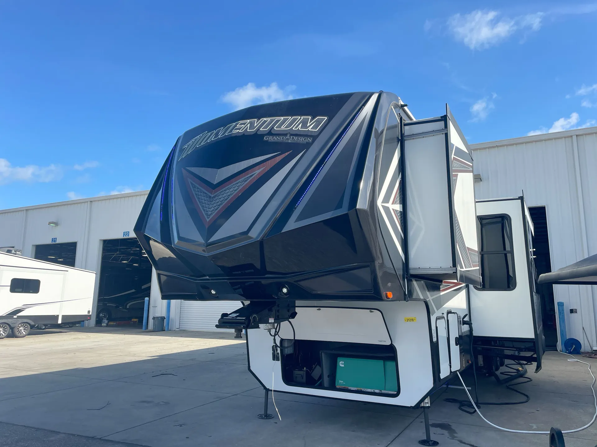 2018 Grand Design Momentum 399TH - Photo 2