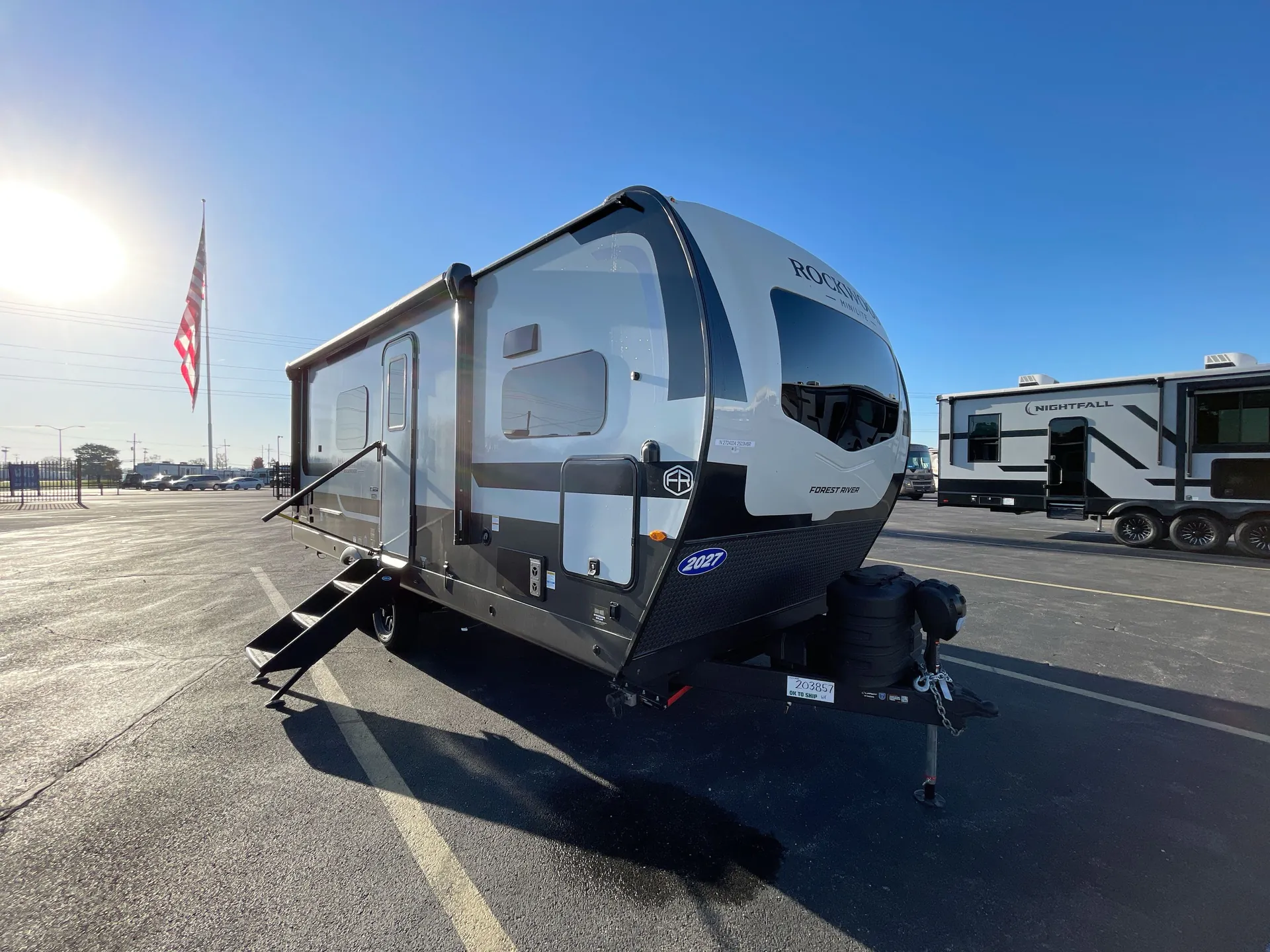 2027 Forest River Rockwood Mini Lite 2523MBR