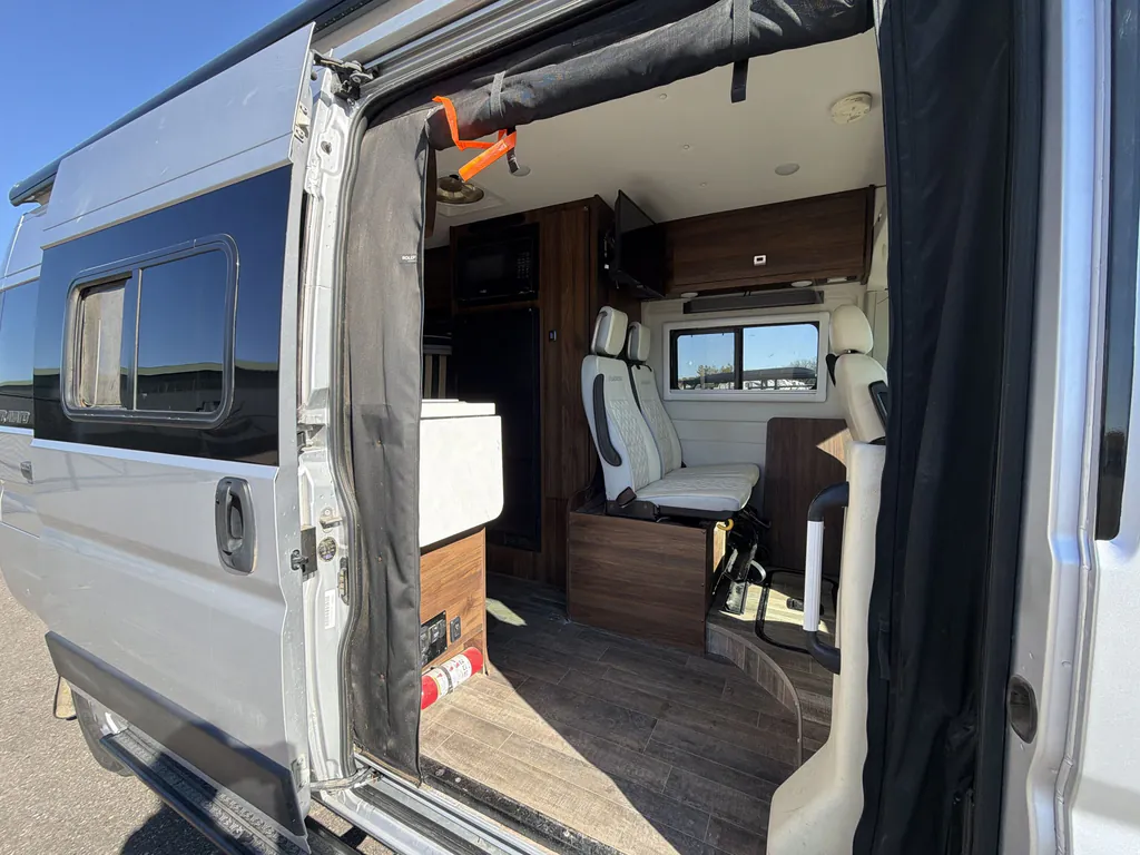 2023 Winnebago Travato 59G, Photos photo 2