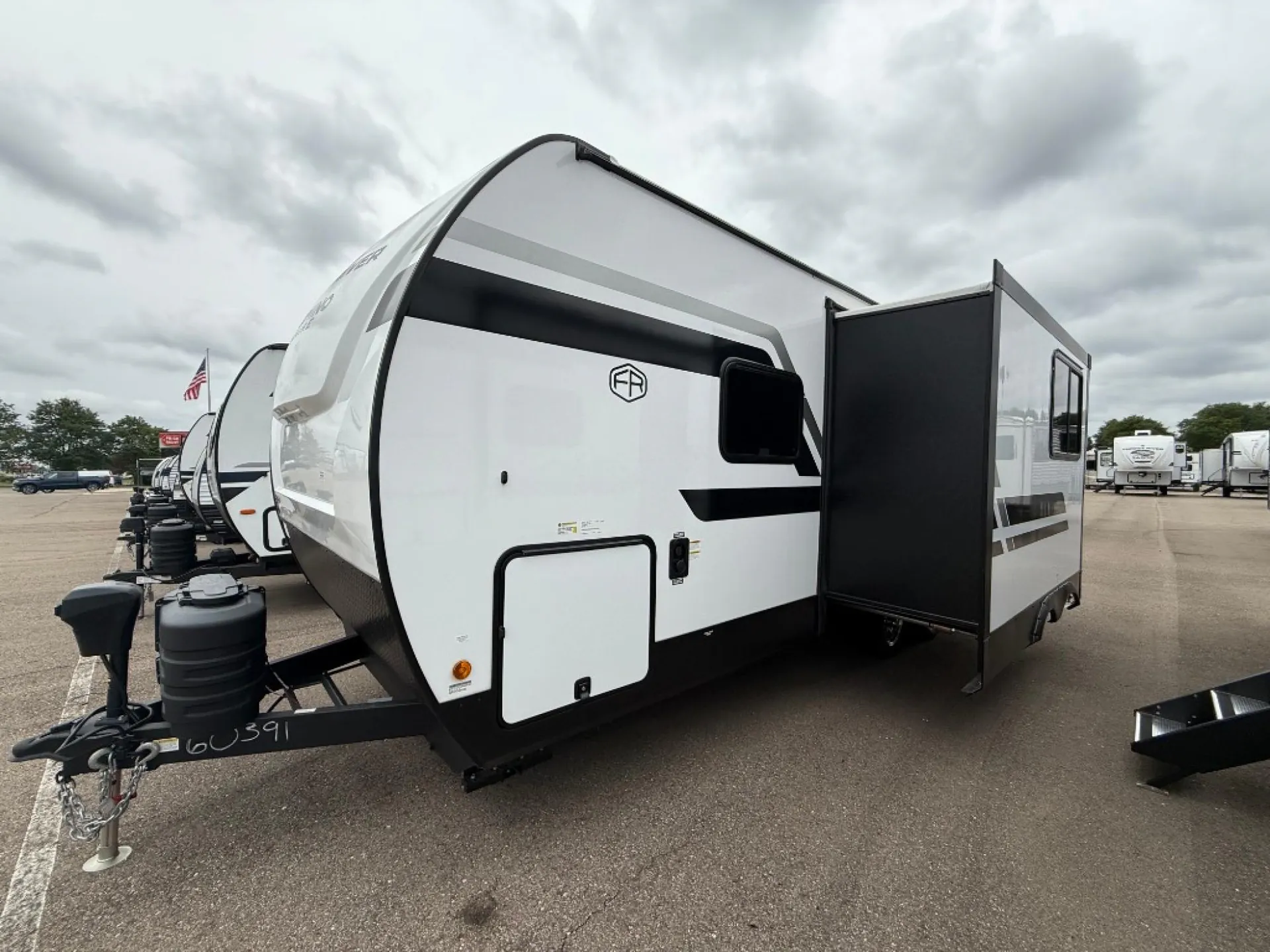 2025 Palomino Solaire 2420RBS - Photo 4