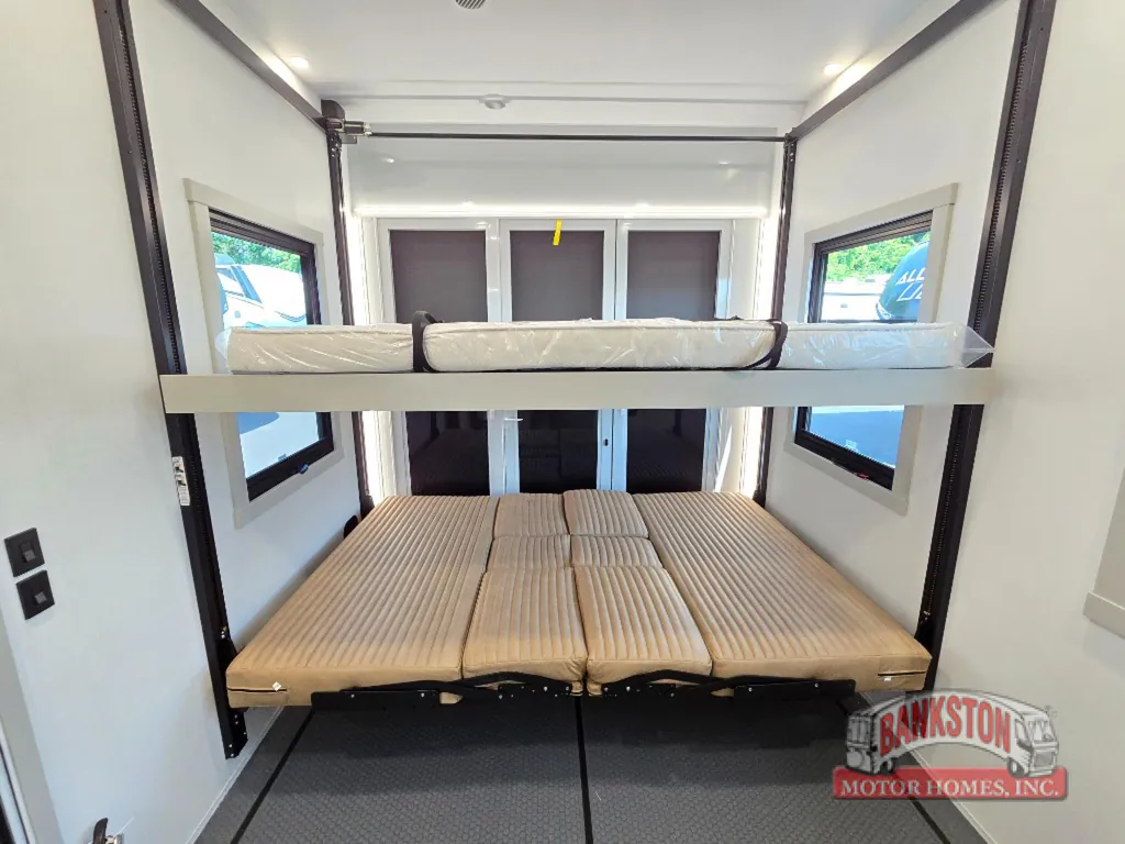2027 Brinkley Model G 3970, Photos photo 19