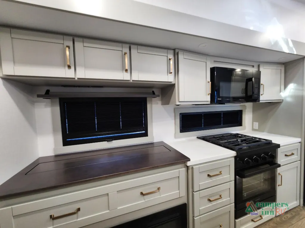 2026 Brinkley Model Z 3515, Photos photo 15