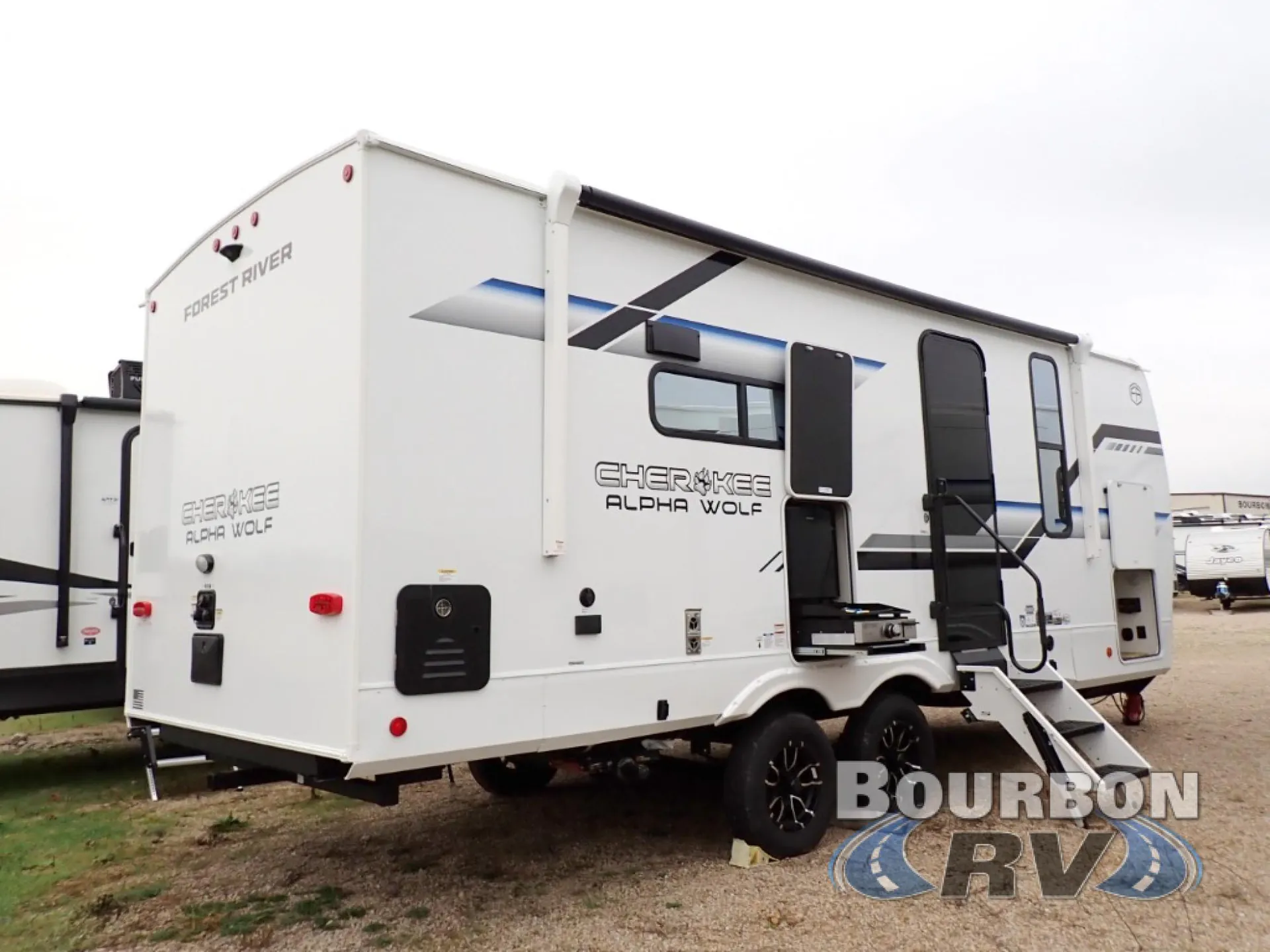 2026 Forest River Cherokee Alpha Wolf 21RB - Photo 2