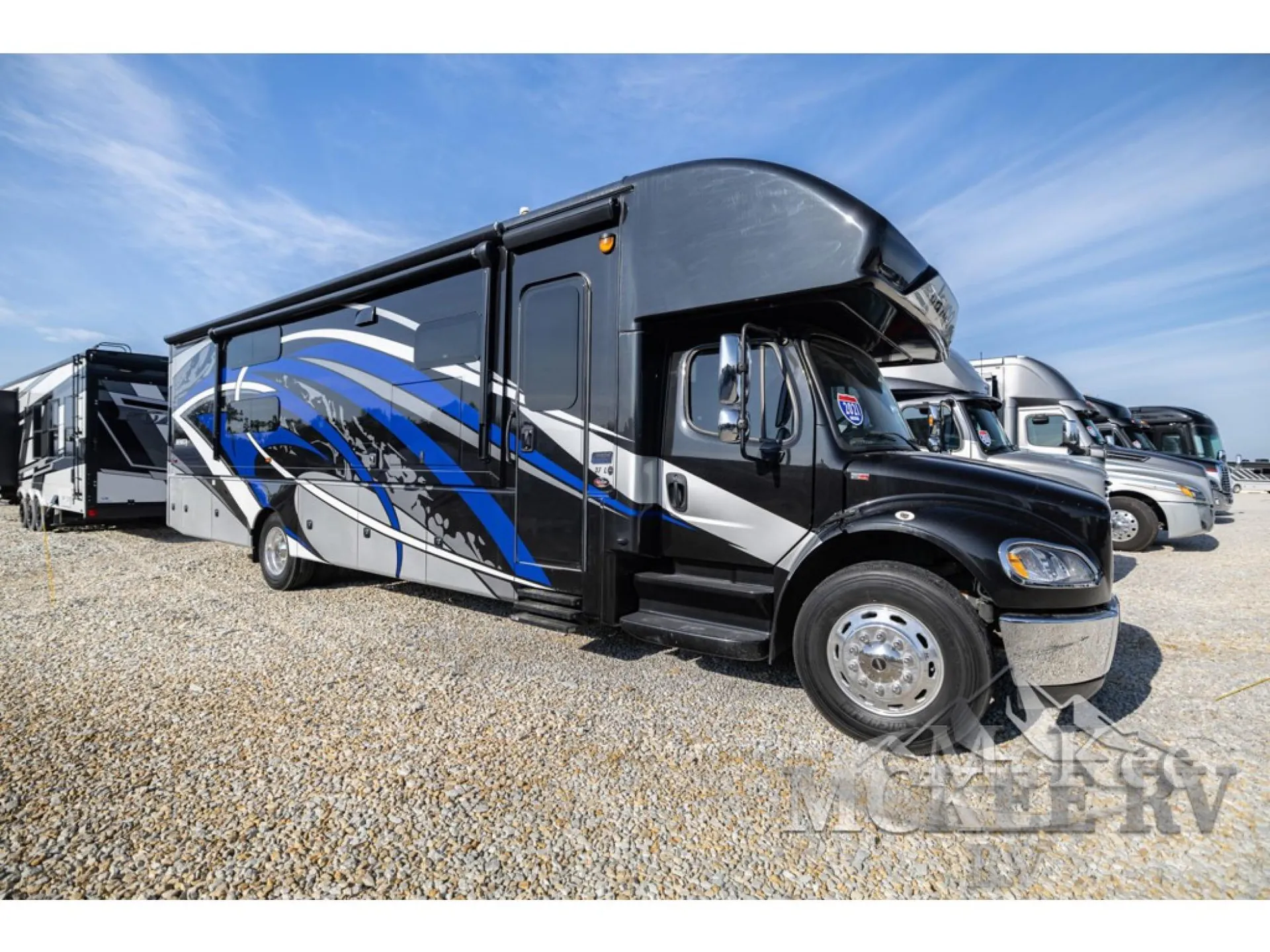 2021 Jayco Seneca 37L - Photo 2