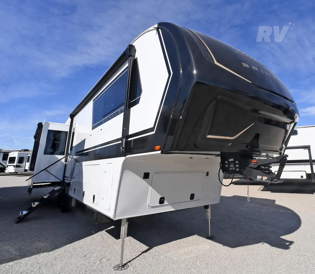 2026 Brinkley Model Z 3600, Photos photo 3