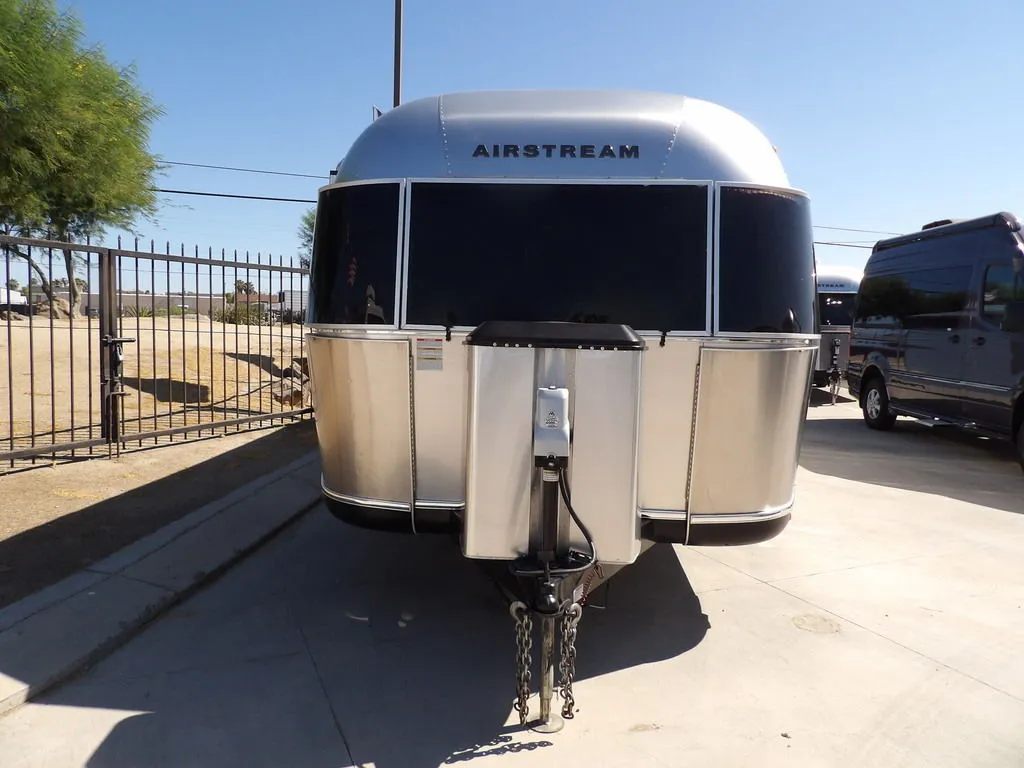 2017 Airstream Classic 30 - Photo 4