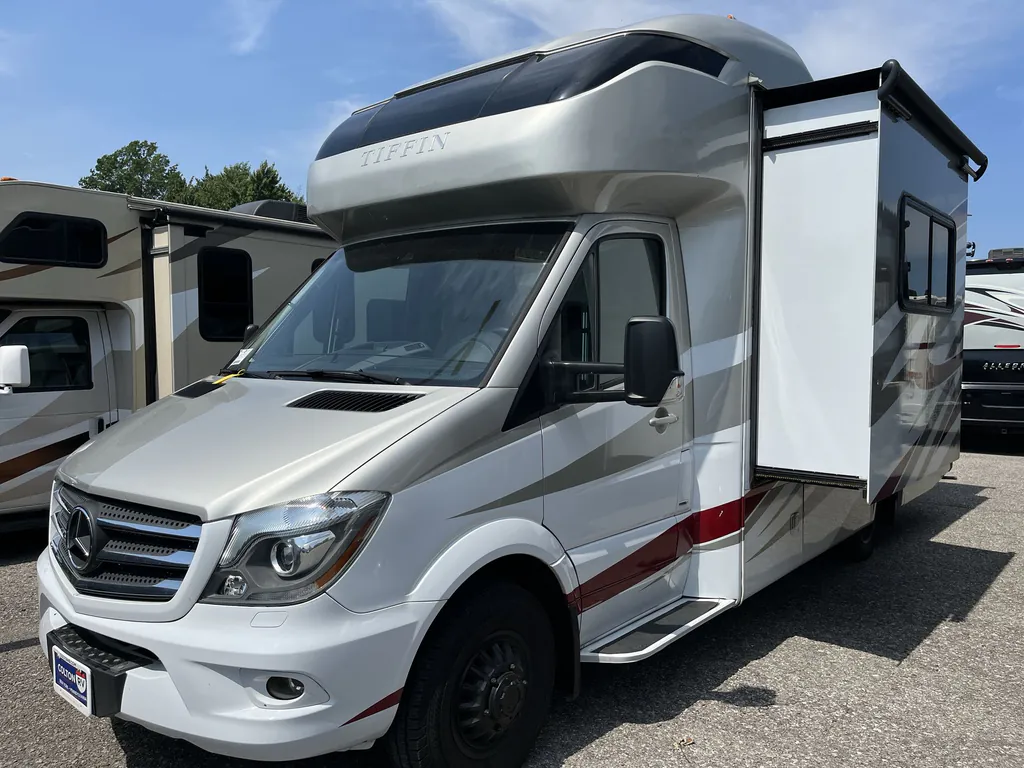 2017 Tiffin Wayfarer 24 QW, Photos photo 4