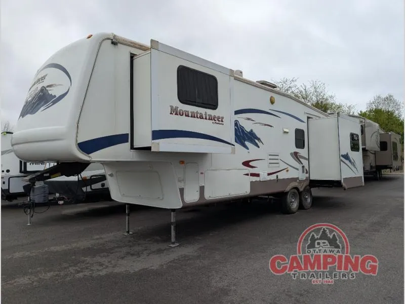2005 Keystone Mountaineer 328RLS - Photo 2