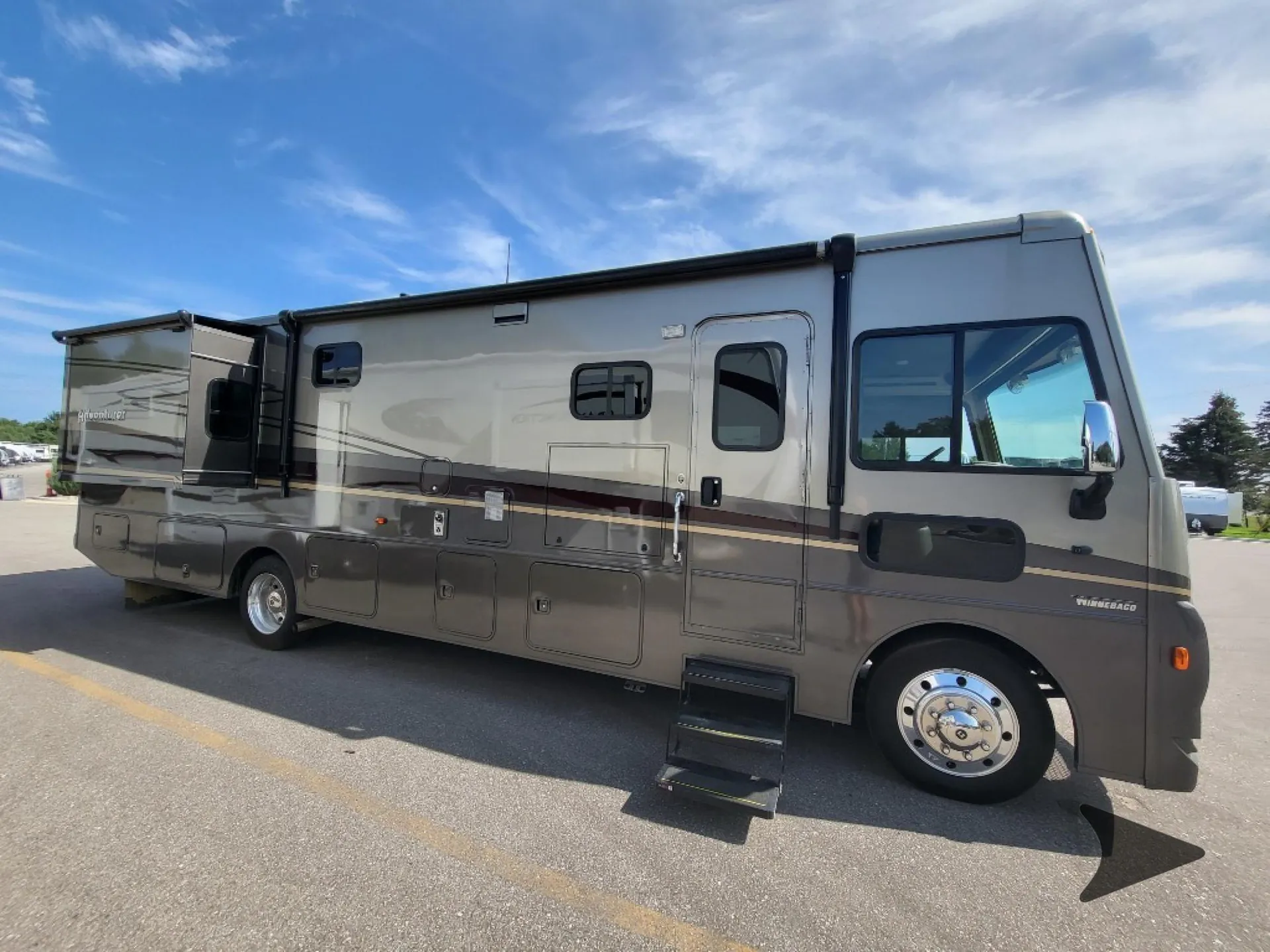 2022 Winnebago Adventurer 35F - Photo 4
