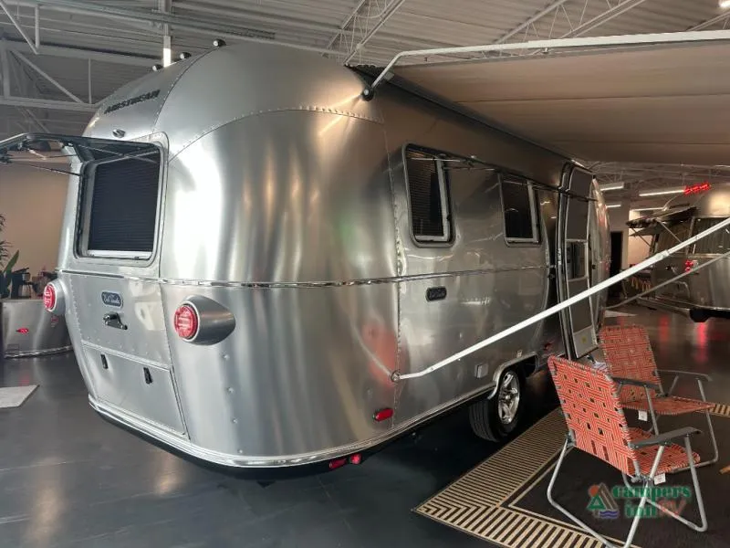 2026 Airstream World Traveler 22RB - Photo 3