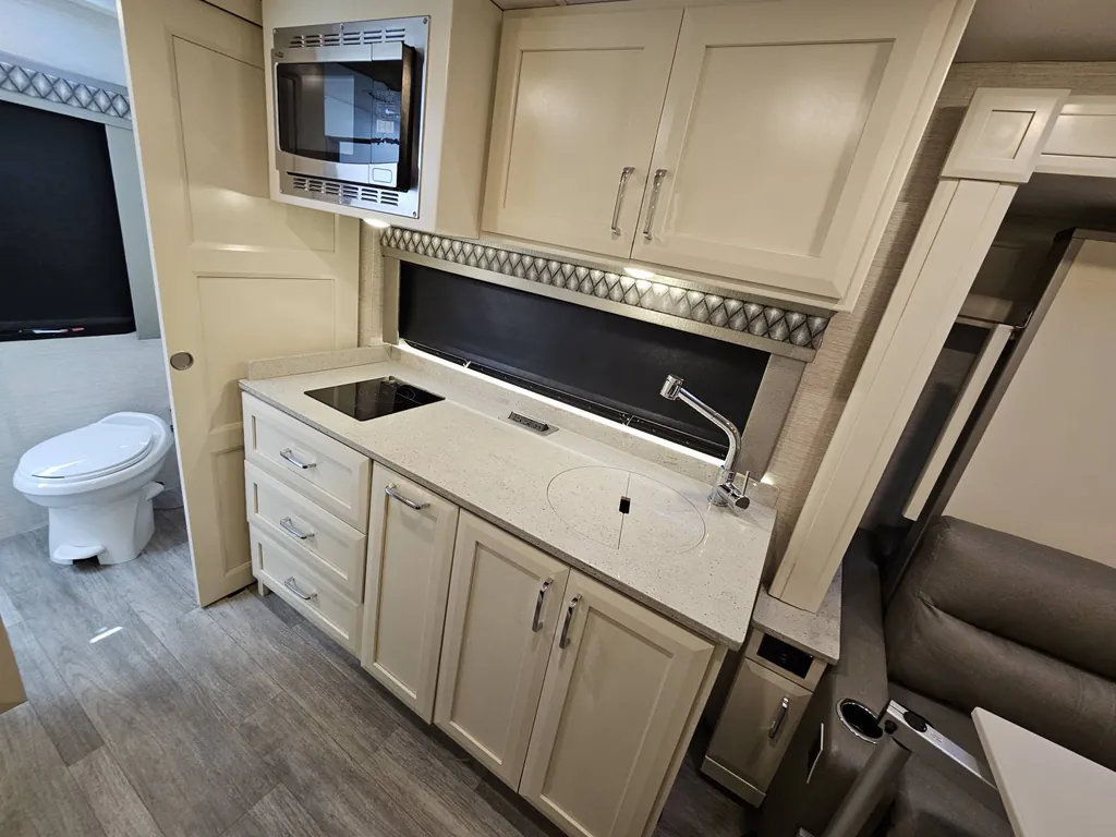 2023 Tiffin Wayfarer 25 JW, Photos photo 8