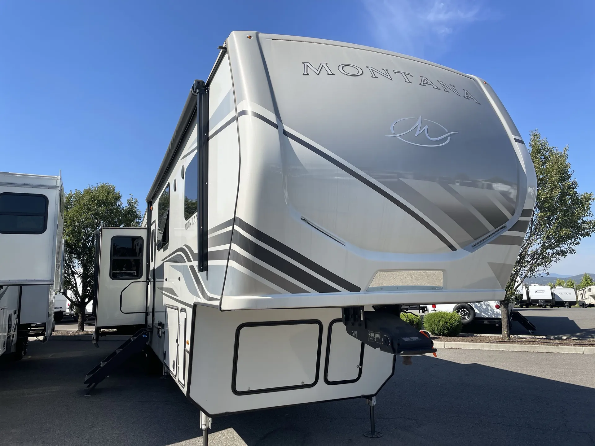 2022 Keystone Montana 3813MS