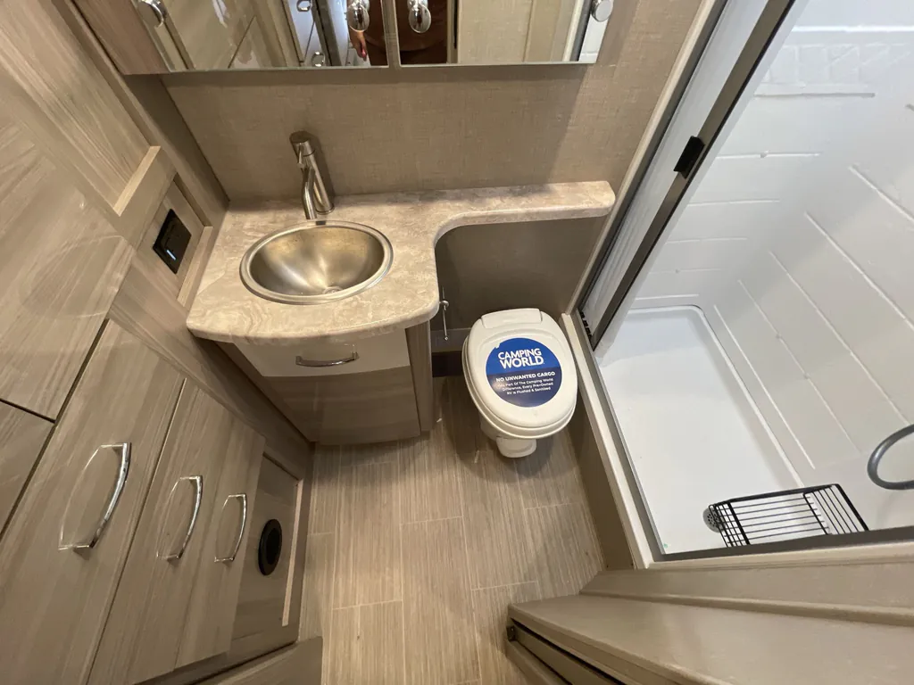 2023 Thor Motor Coach Tiburon 24FB, Photos photo 20