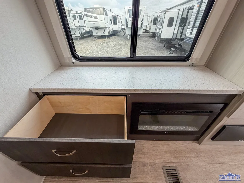 2027 Coachmen Catalina Legacy Edition 333DBDSCK, Photos photo 32