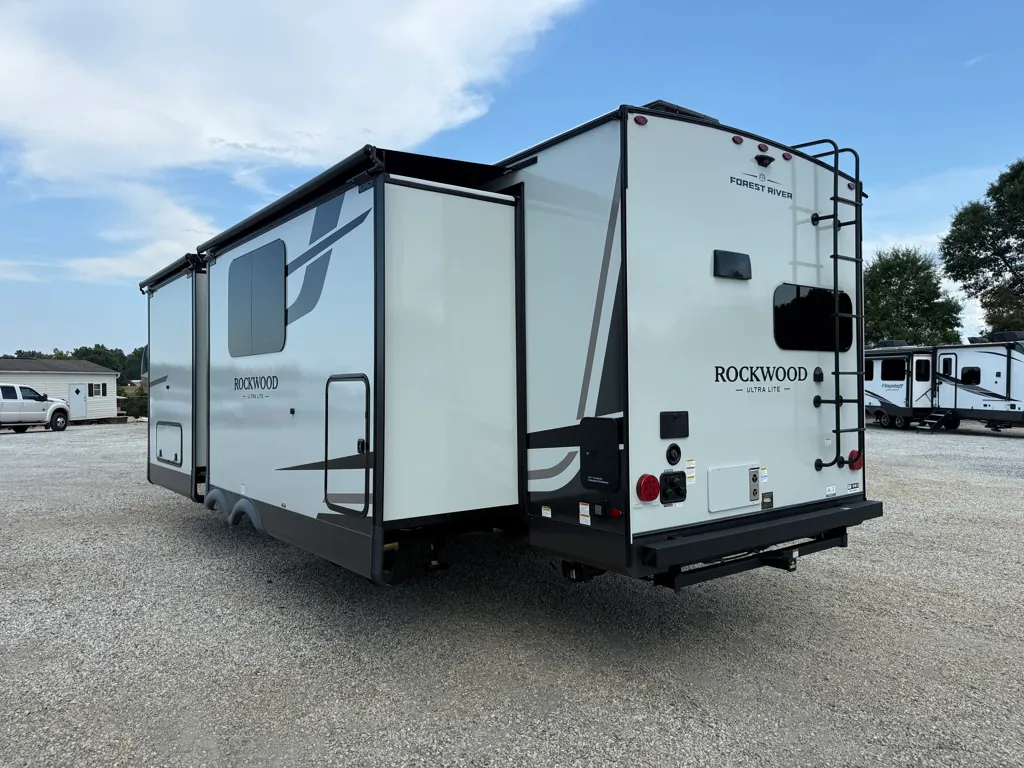 2027 Forest River Rockwood Ultra Lite 2711RK - Photo 4