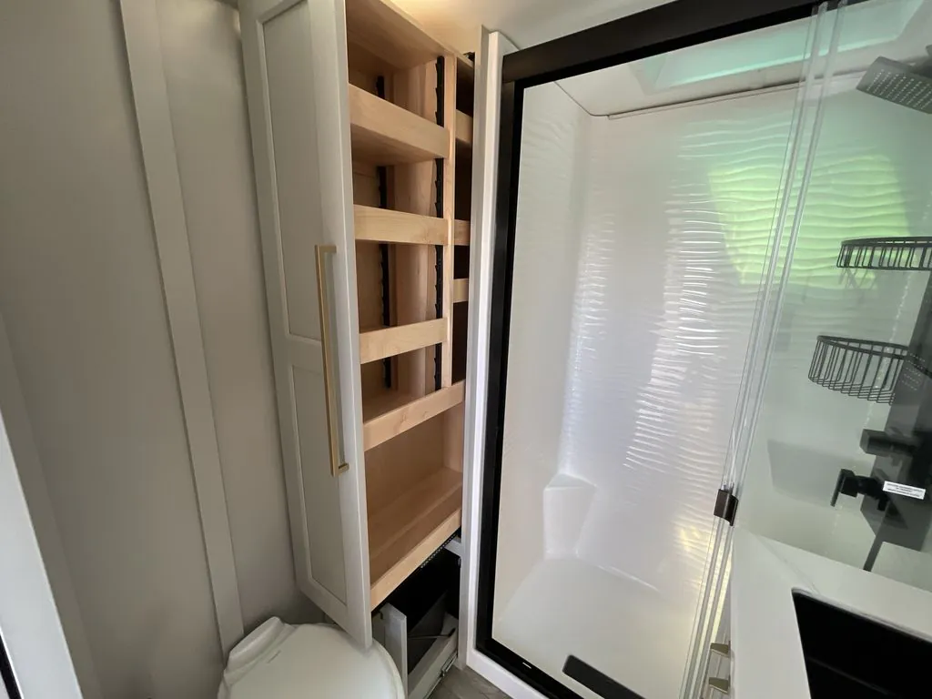 2025 Brinkley Model G 3250, Photos photo 55