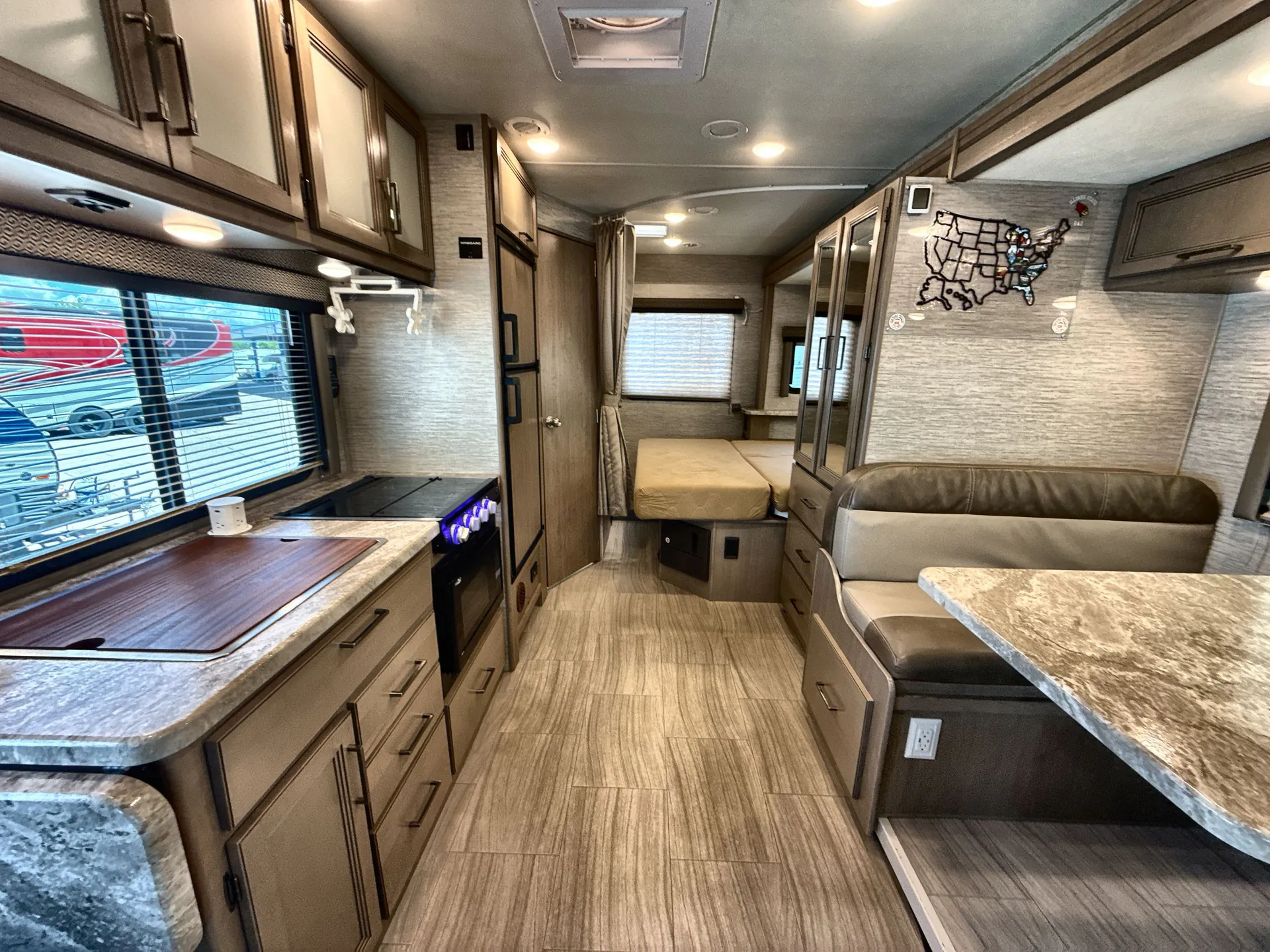 2021 Thor Motor Coach Daybreak 24GO - Photo 3