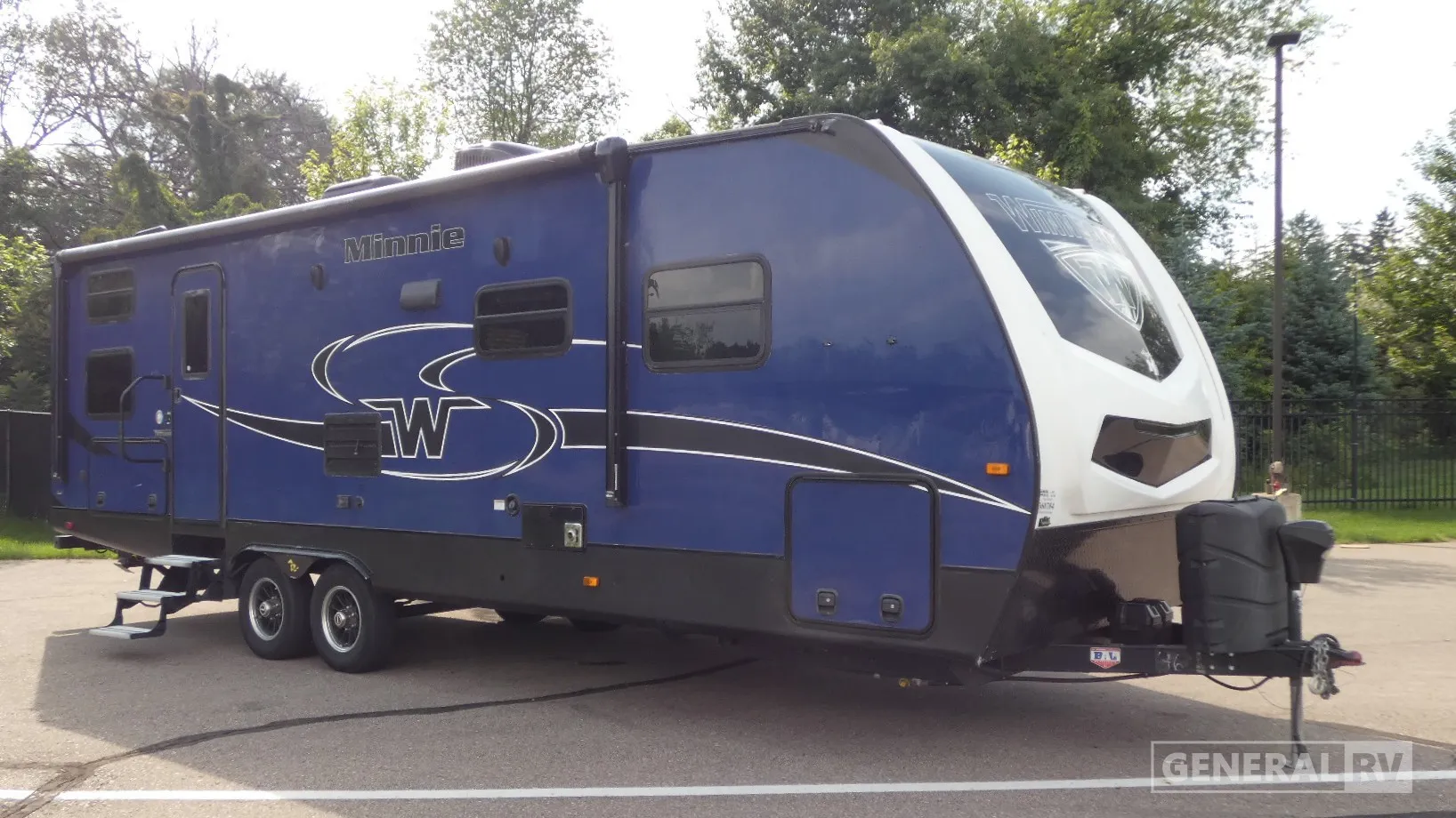 2019 Winnebago Minnie 27BHSS - Photo 2