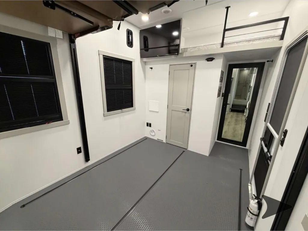 2026 Brinkley Model G 3970, Photos photo 13
