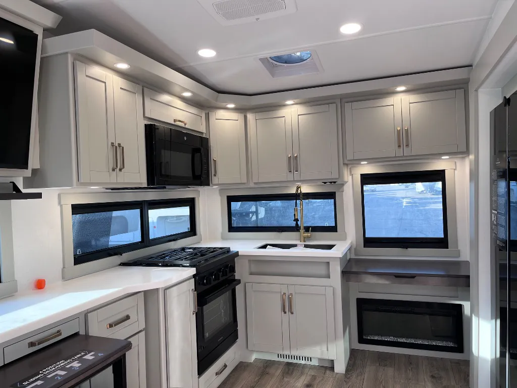 2026 Brinkley Model Z 2680, Photos photo 9