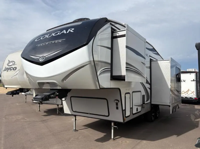 2023 Keystone Cougar Half-Ton 24RDS - Photo 4