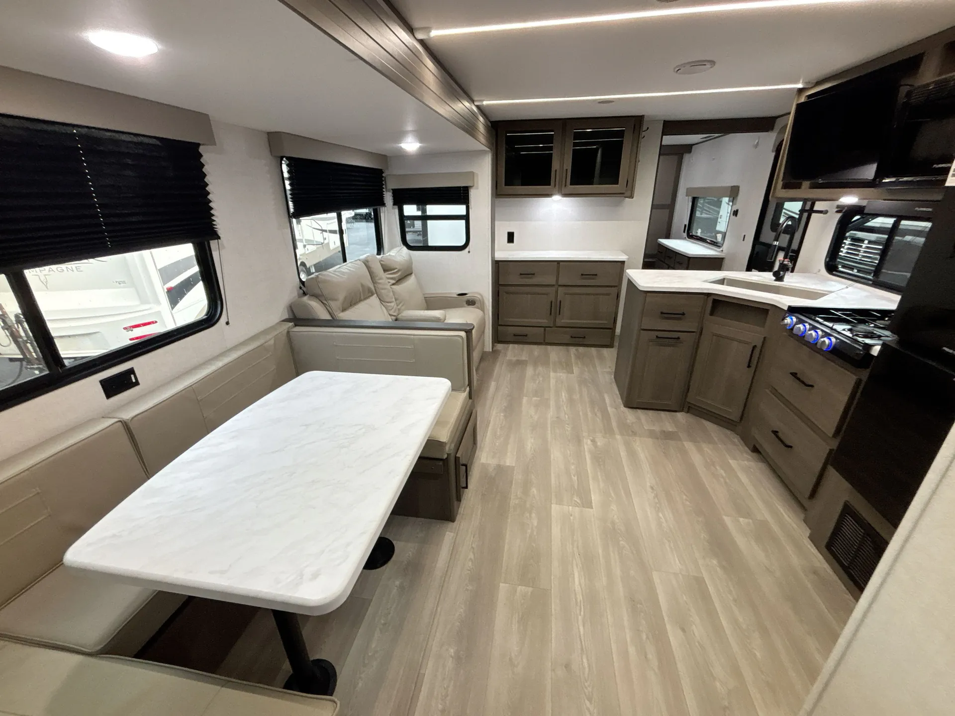 2025 Grand Design Transcend 335BHT — living area main