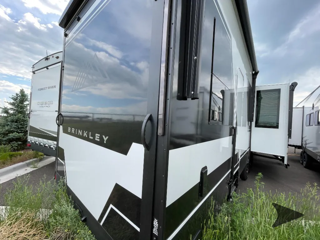2026 Brinkley Model G 4100, Photos photo 6