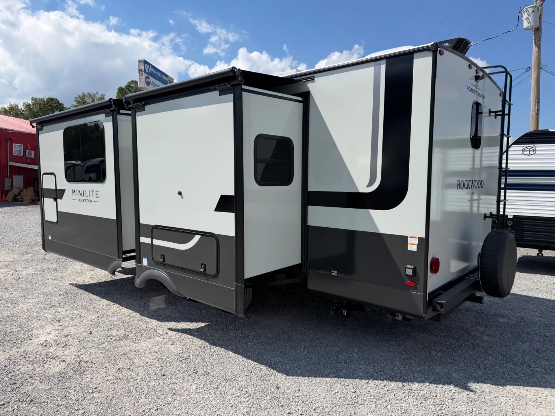 2027 Forest River Rockwood Mini Lite 2523MBR — Photo 7