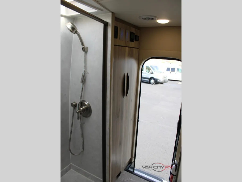 2025 Chinook RV Summit EB, Photos photo 47