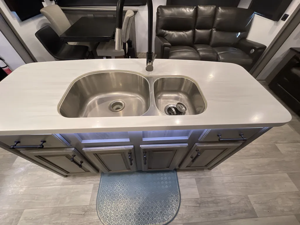 2022 Keystone Montana 3813MS, Photos photo 12