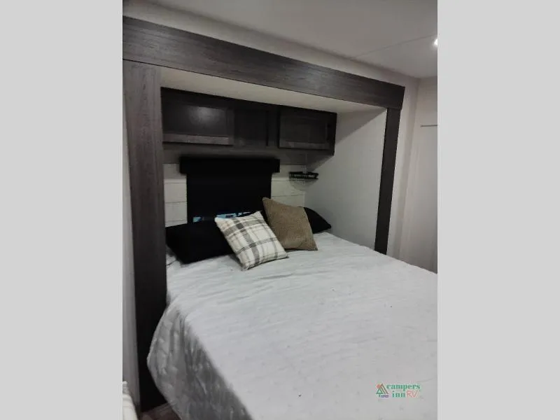 2027 Venture RV Campbound Platinum 262CFK - Photo 3