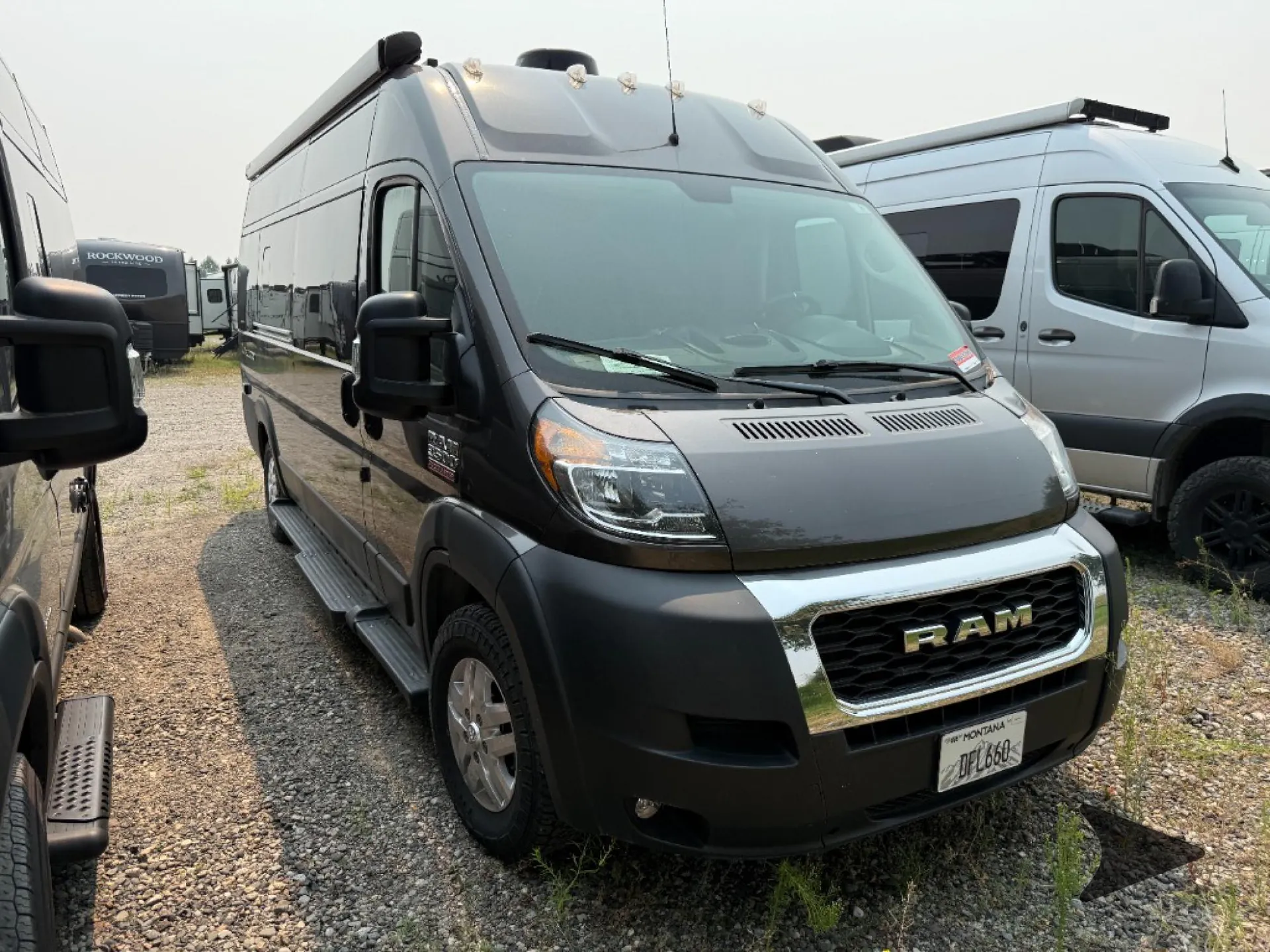 2022 Thor Motor Coach Tellaro 20K - Photo 2