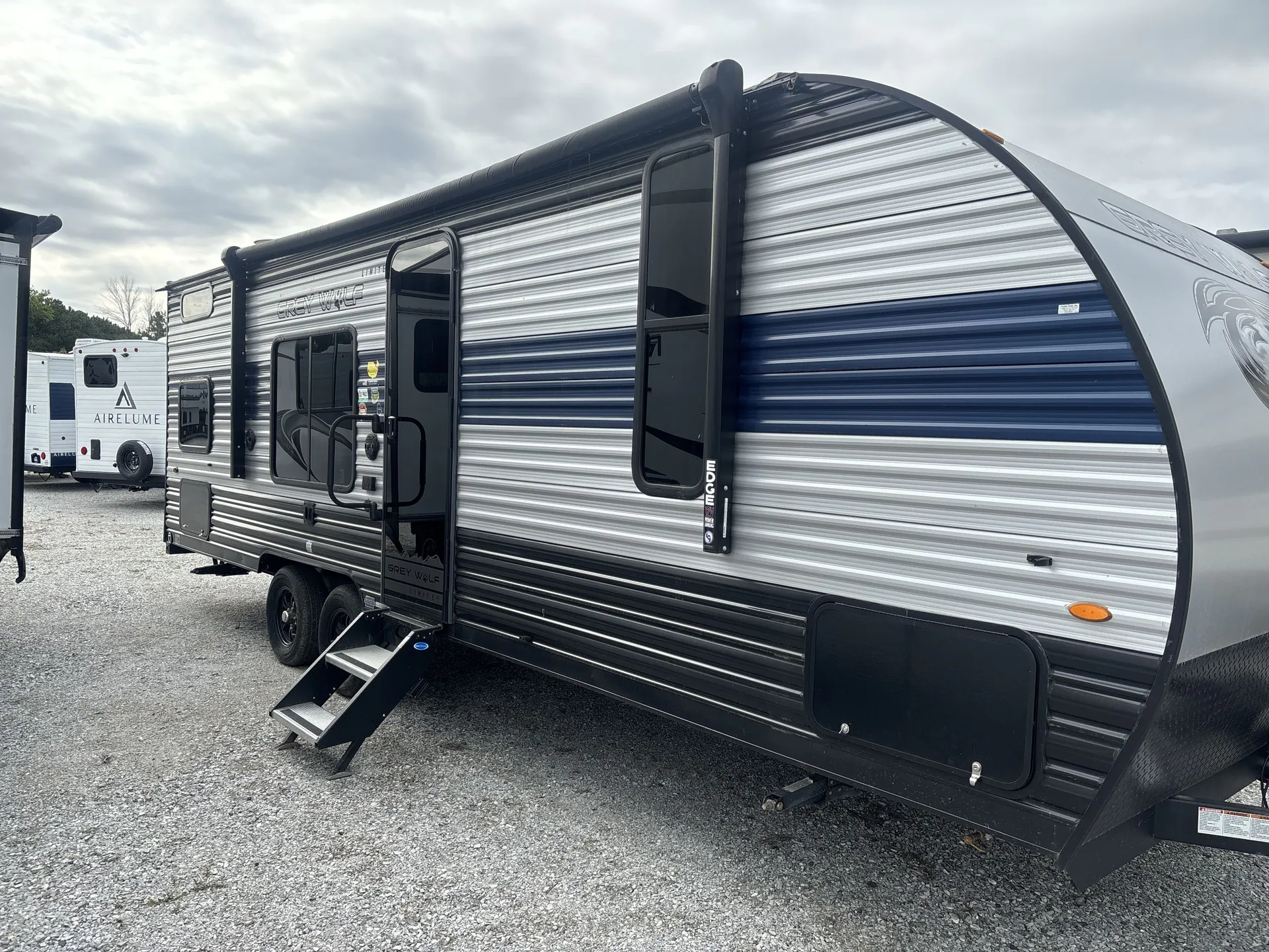2022 Forest River Cherokee Grey Wolf 26DJSE — campside