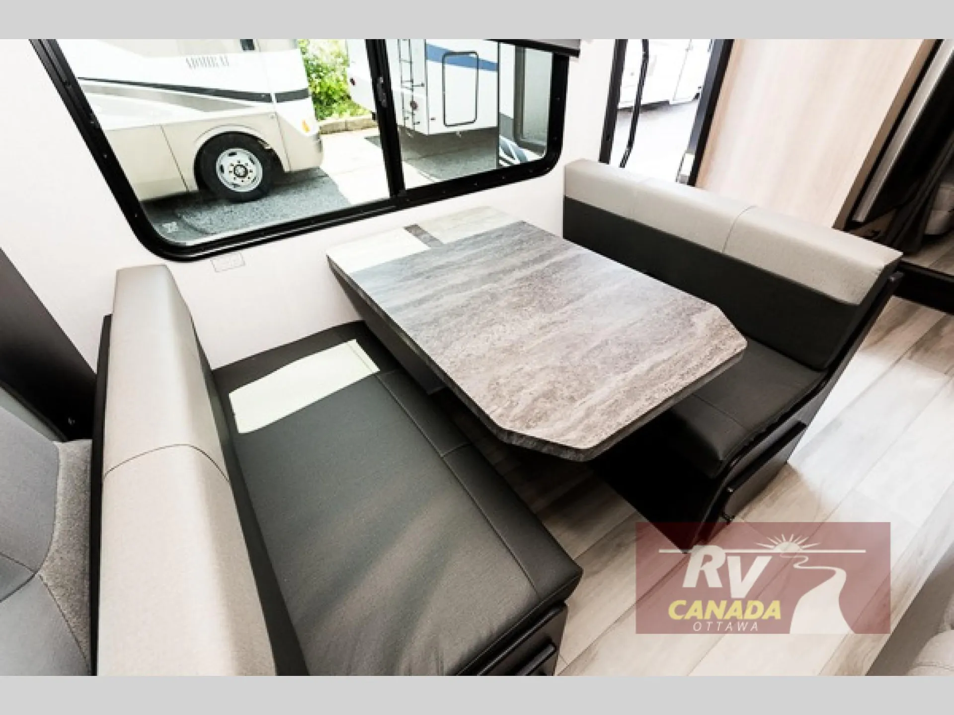 2027 Forest River Sunseeker LE 3250DSLE — Photo 7
