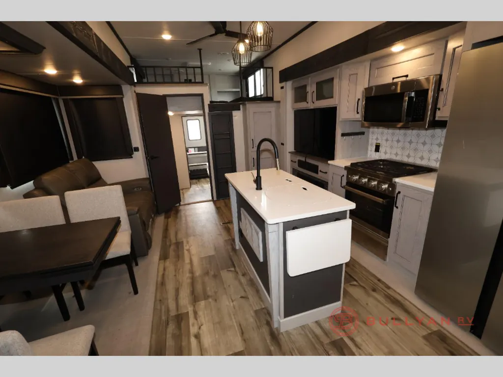 2024 Keystone Montana High Country 381TB, Photos photo 4