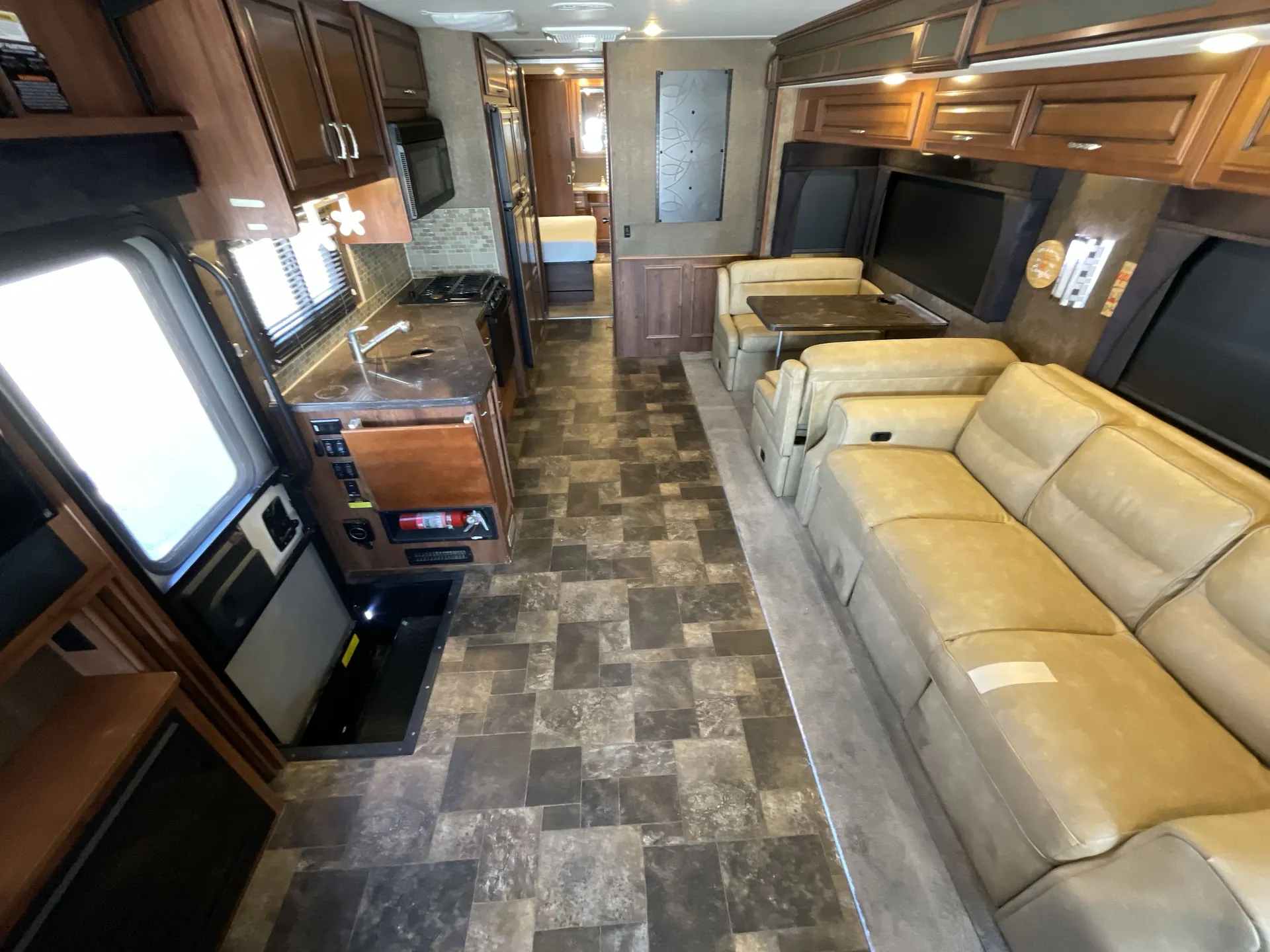 2014 Fleetwood Bounder 36E — living area main