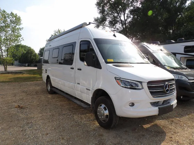2022 Winnebago Boldt 70BL - Photo 2