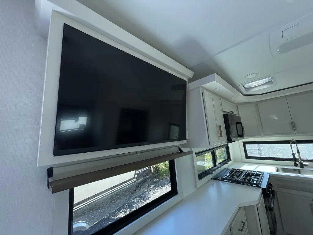 2027 Brinkley Model Z 2680, Photos photo 8
