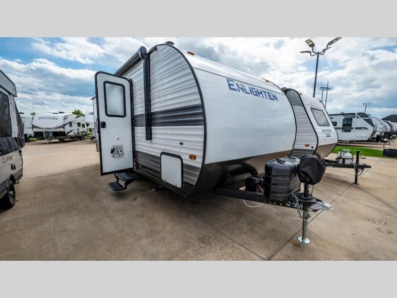 2025 Gulf Stream RV Enlighten 25BH - Photo 2