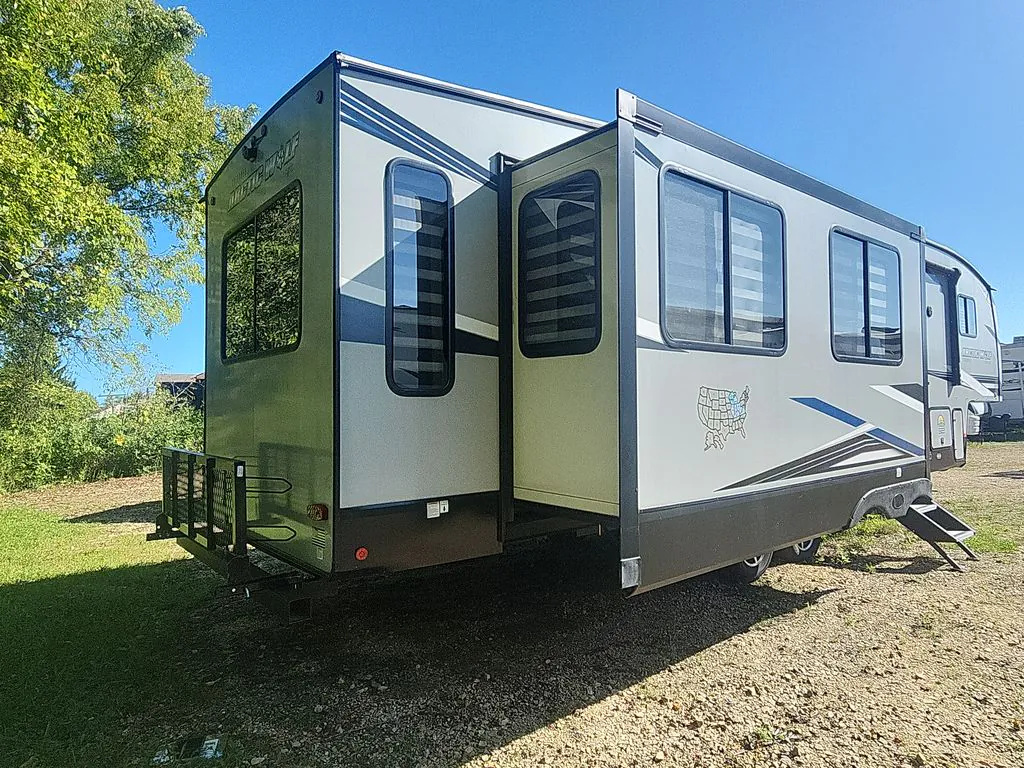 2022 Forest River Cherokee Arctic Wolf 327MB, Photos photo 7