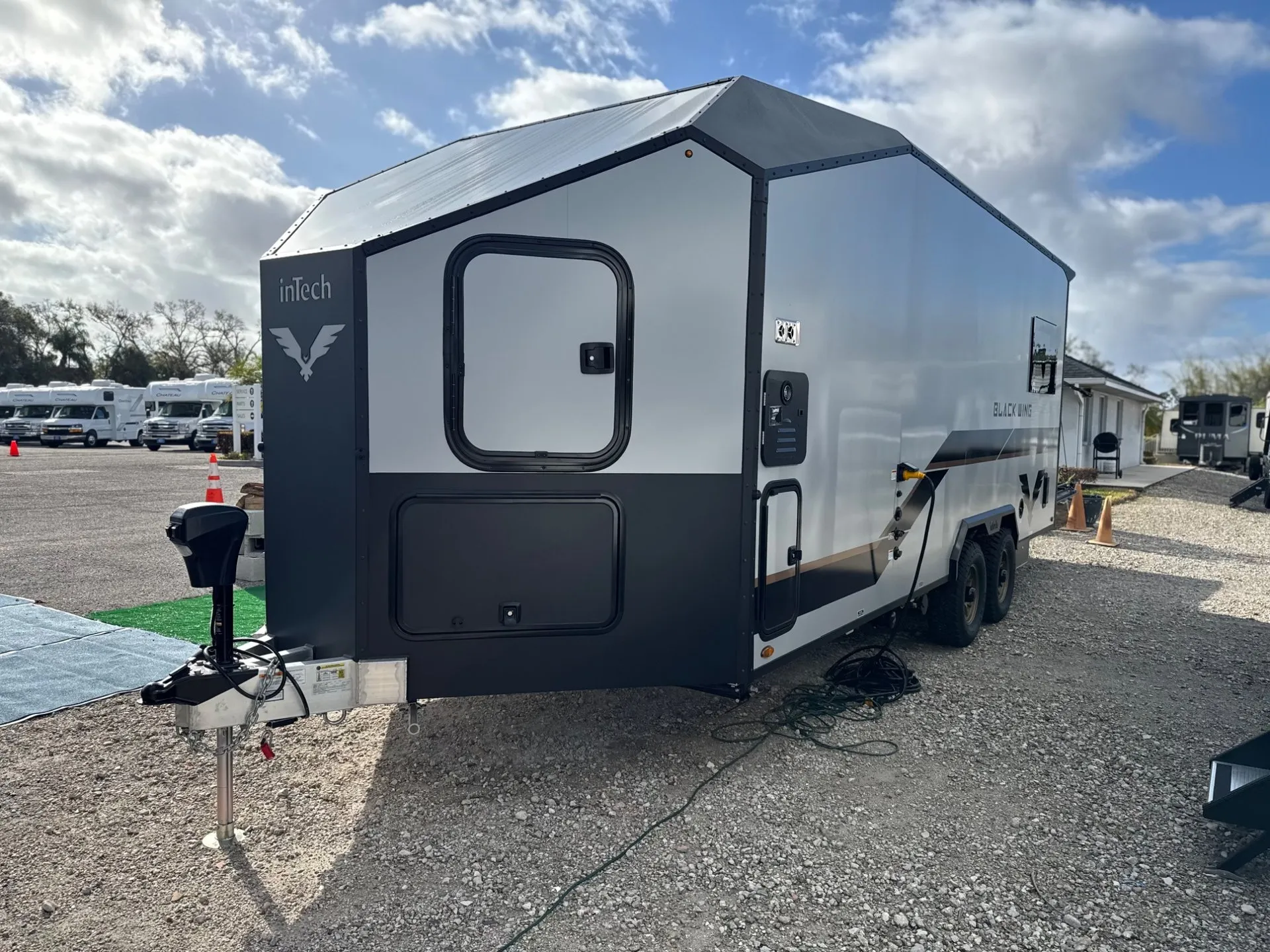 2026 inTech Black Wing 826 X - Photo 3