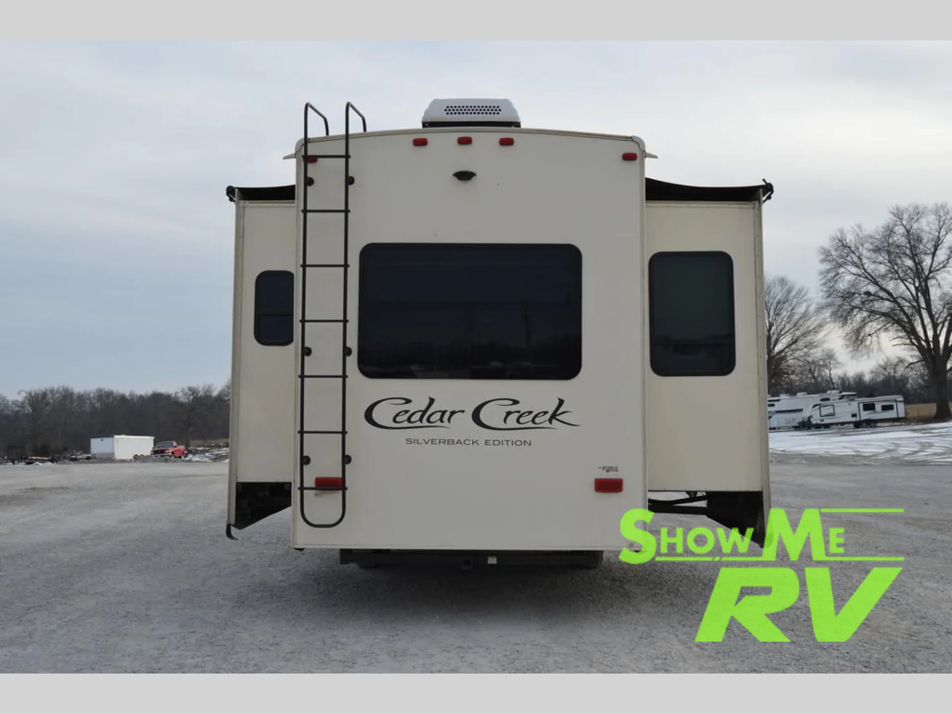 2021 Forest River Cedar Creek Silverback 29RW — Photo 6
