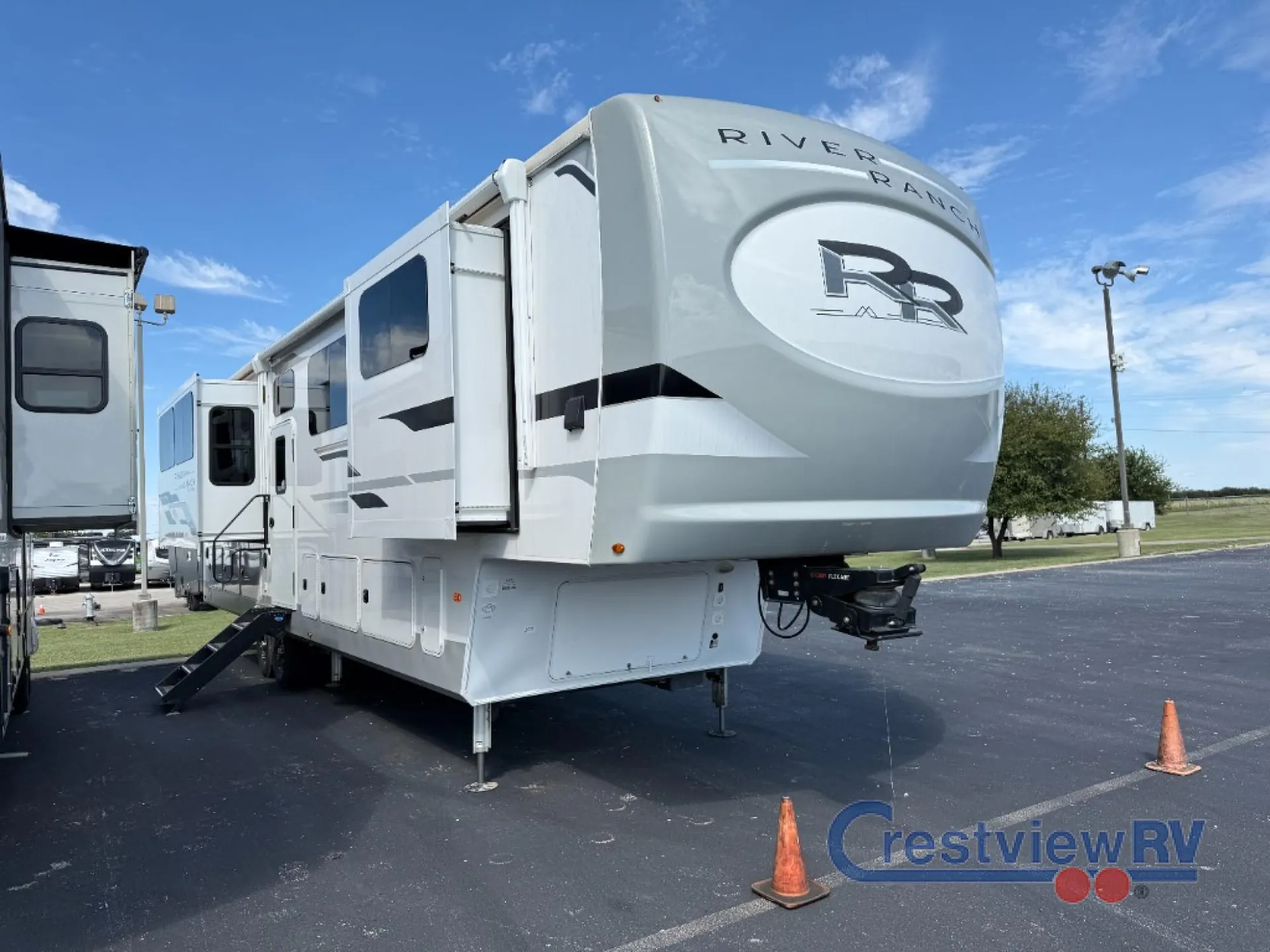 2022 Palomino River Ranch 392MB dealer photo 1 from Crestview RV