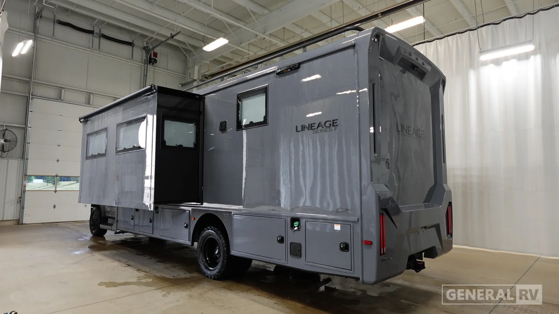 2027 Grand Design Lineage Series F 31ZW - Photo 4