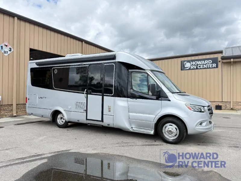 2022 Leisure Travel Unity 24TB - Main photo