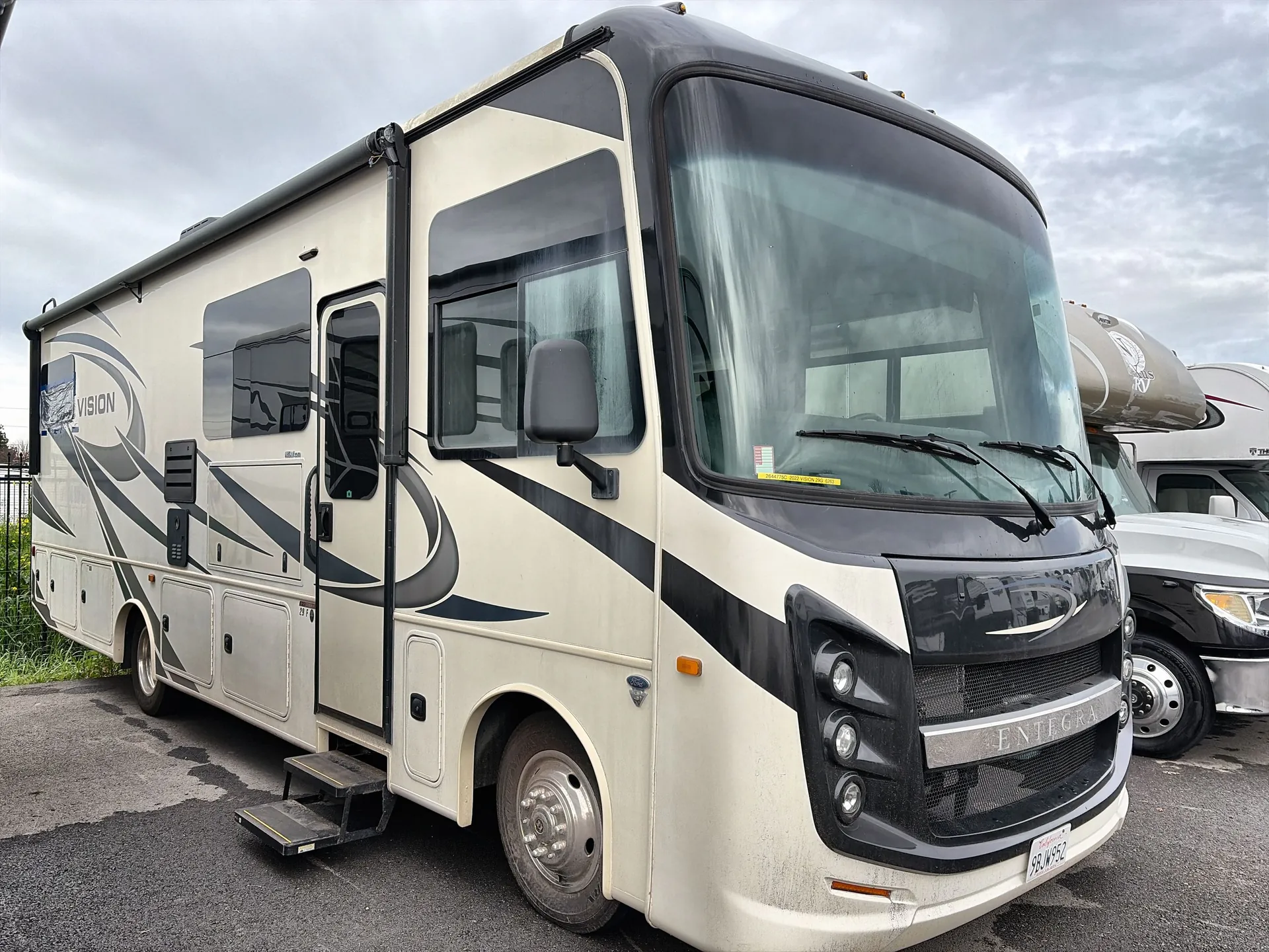 2022 Entegra Coach Vision 29F - Photo 2