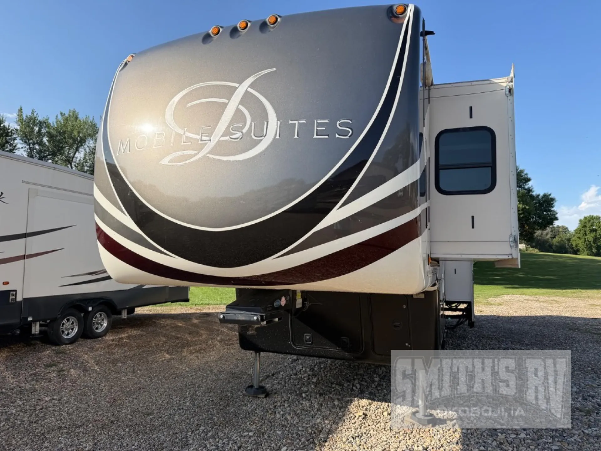 2017 DRV Mobile Suites 38RSSA - Photo 3