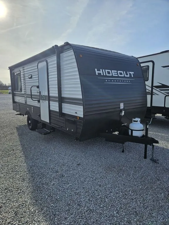 2015 Keystone RV Montana 3750FL - Photo 3