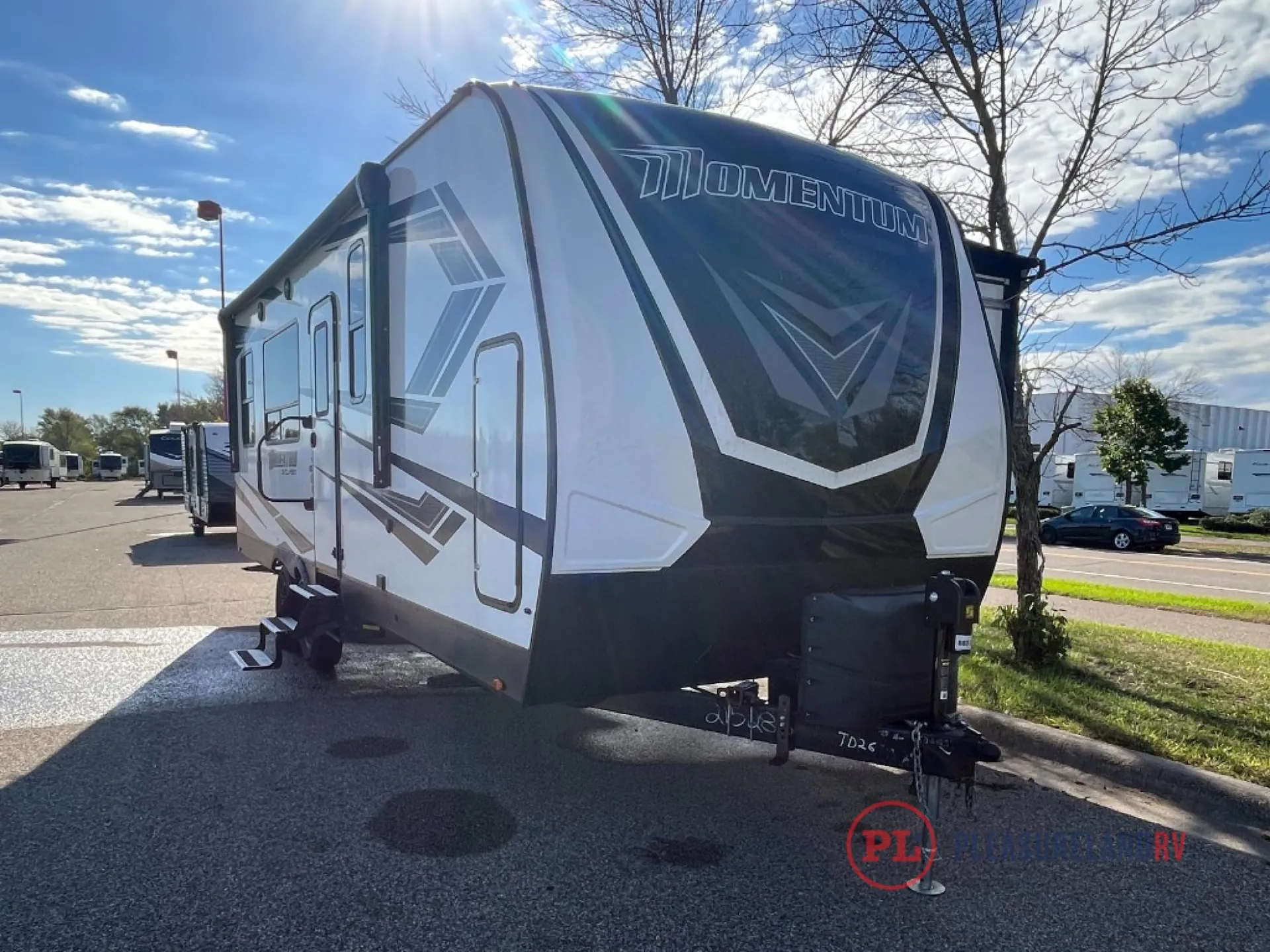 2021 Grand Design Momentum G-Class 23G - Photo 2